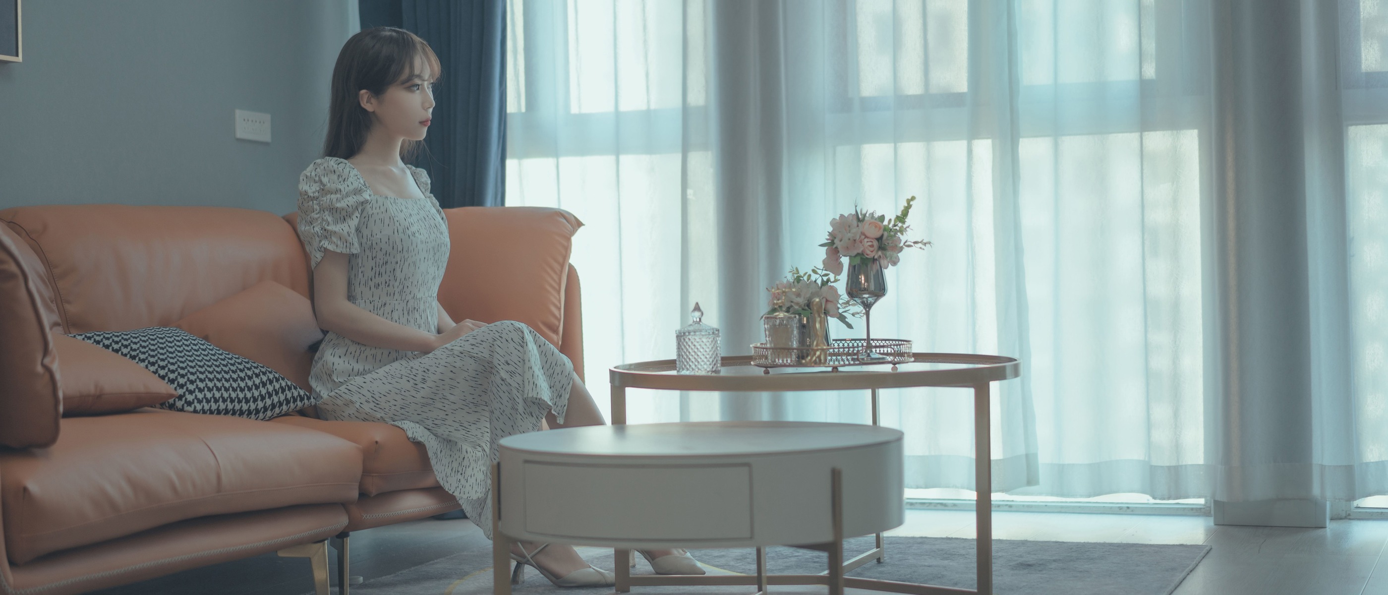 图片[1]-杏仁曲奇 – NO.001 反差表姐[102P]-XikXak